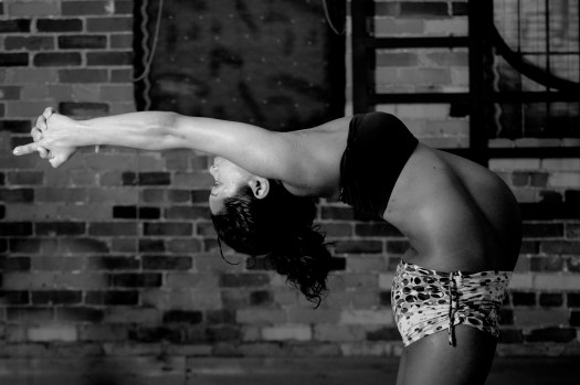 yoga_pregnant_backbend